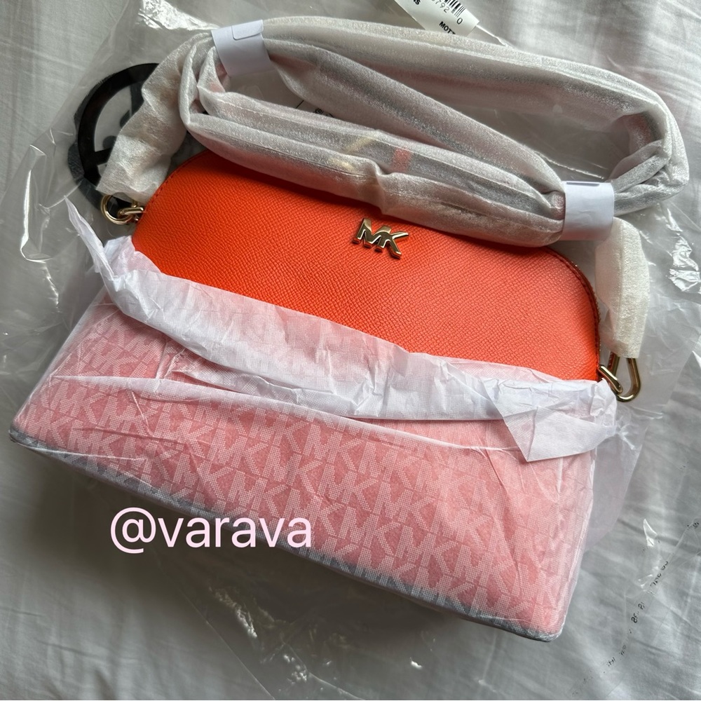 NWT Michael Kors Dome Cross Body Handbag